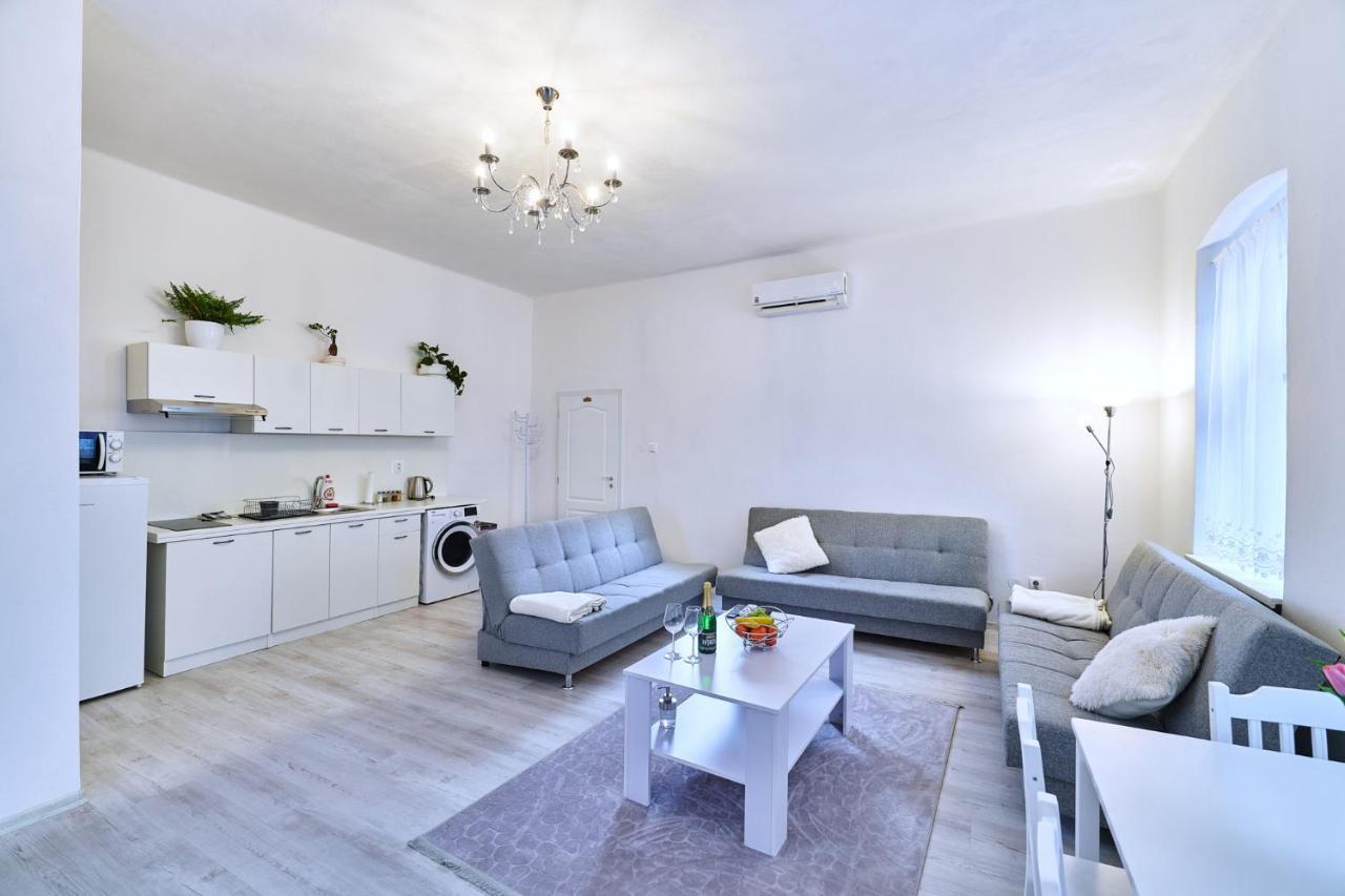 Apartmán BB centrum Banská Bystrica Esterno foto